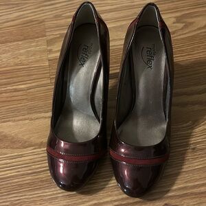 Cute burgundy heels